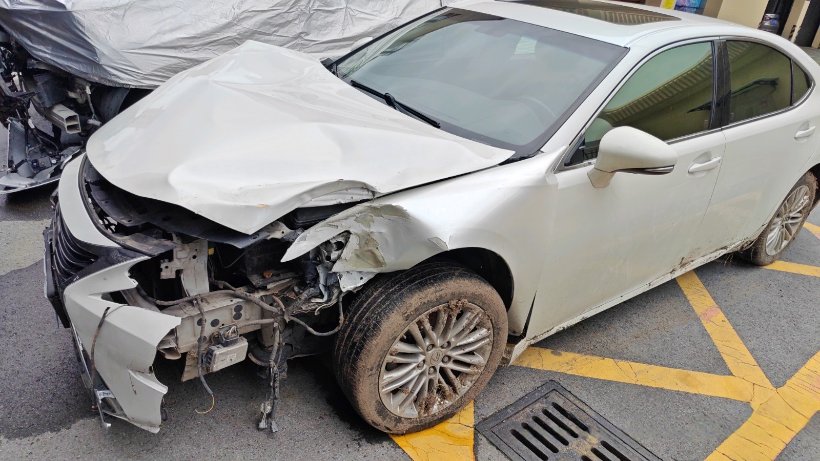 18�� �׿���˹ES 2.0L